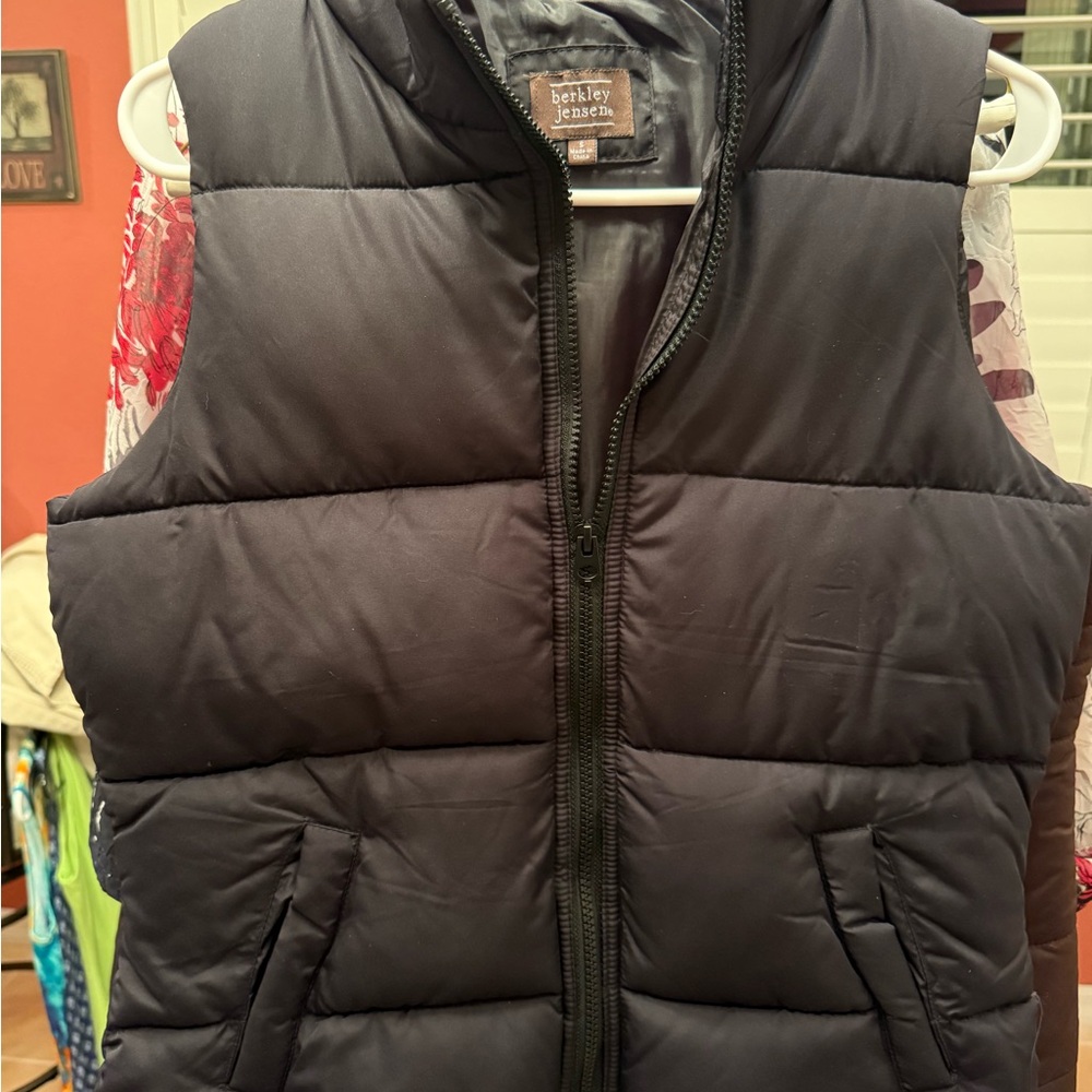 Women’s Berkeley Jensen Black Puffer Vest